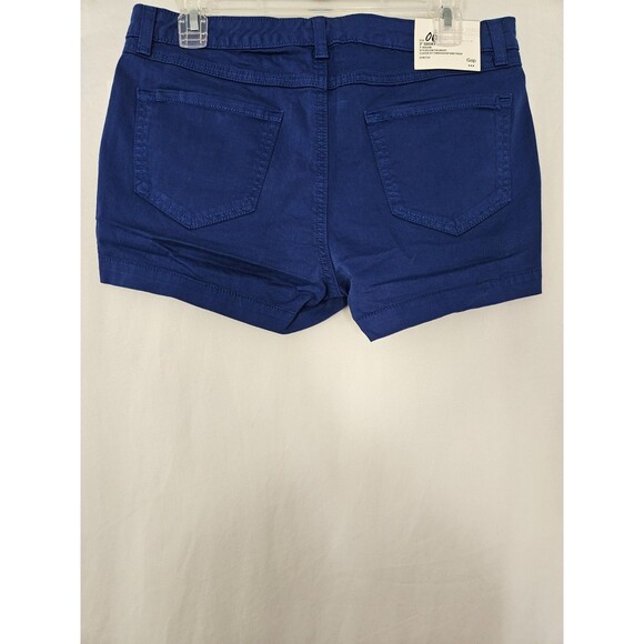 Khakis By GAP Blue.  3” Inseam Classic Fit, Stretch, Sits Below Waist - Picture 3 of 9